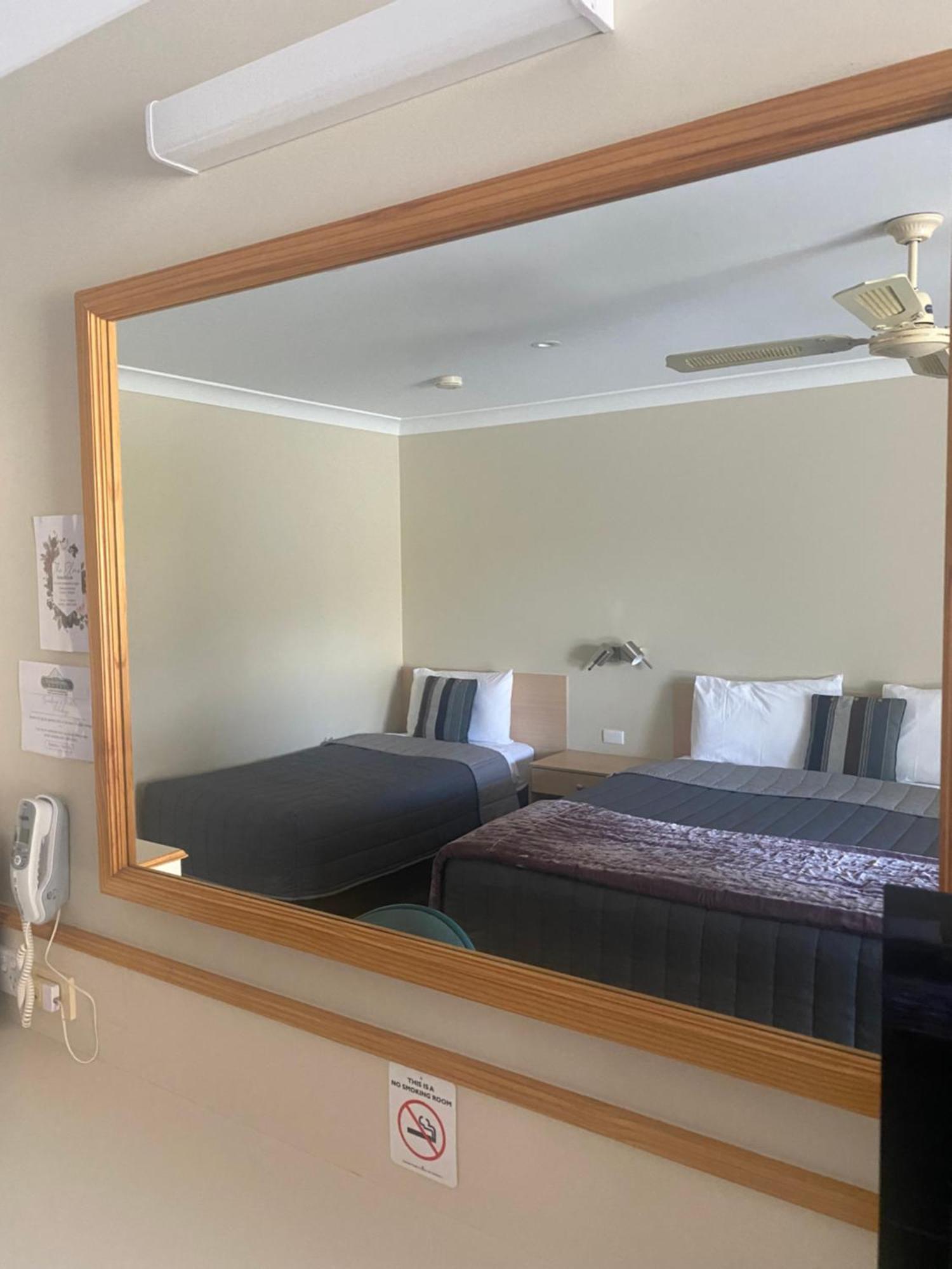 Tumbarumba Motel & Elms Restaurant Exteriör bild